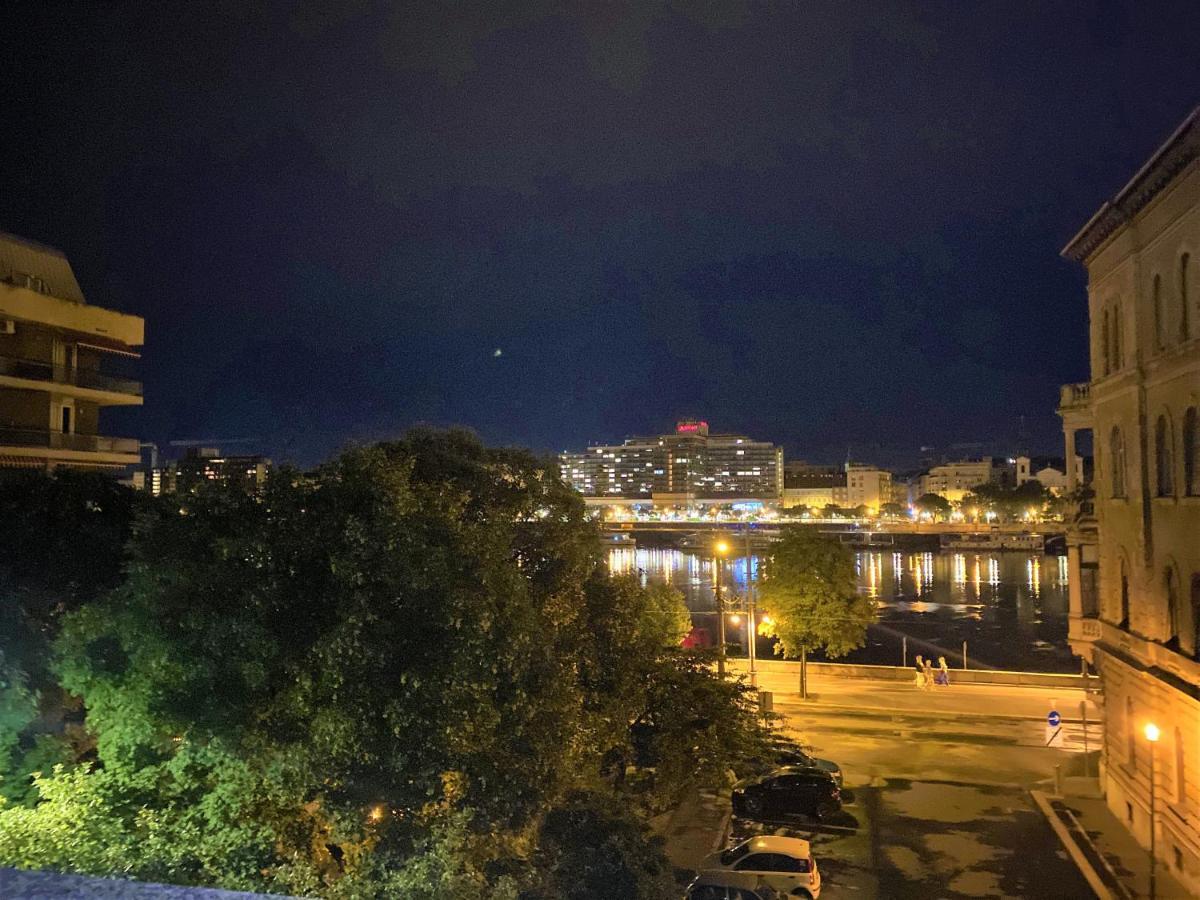Danube View Artapartment With Balcony Апартаменти Будапешт